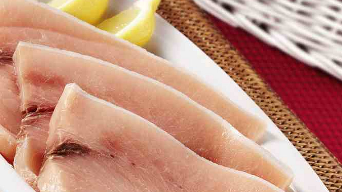 Portugalski właściciel firmy poławiającej ryby w okolicach podlizbońskiego kurortu Sesimbra zarobił na sprzedaży jednego okazu włócznika 3000 euro. Niezwykła ryba ważąca ponad 340 kilogramów, trafił aż do czterech restauracji.