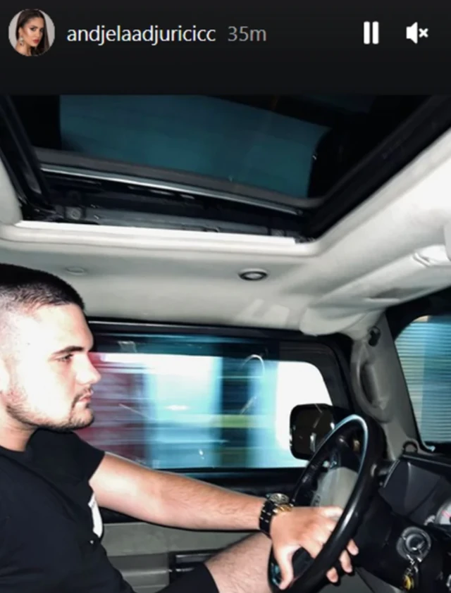 "GROZNO!" SNIMAK ANĐELE ĐURIČIĆ PORED WC ŠOLJE ZATEKAO JAVNOST, svi svedočili kako upotrebljava javni toalet (VIDEO)