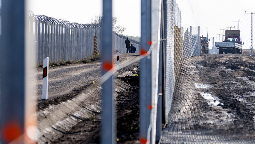 Elítéltekkel építteti az új kerítést a déli határszakaszra a kormány