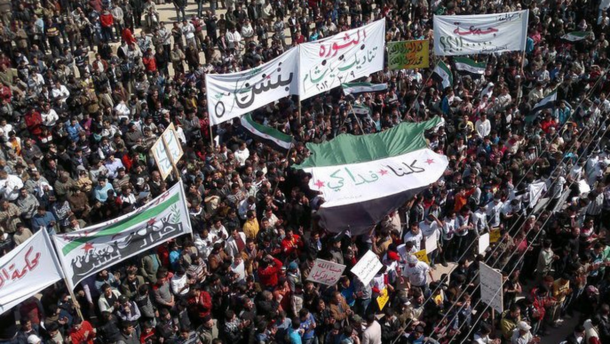 Syryjska opozycja zaapelowała o pilną zagraniczną interwencję wojskową w Syrii, aby położyć kres represjom reżimu prezydenta Baszara el-Asada.