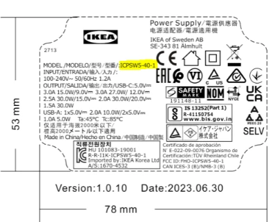 Przykładowa etykieta umieszczona na spodzie ładowarki, która pozwala sprawdzić, czy ma się wadliwy sprzęt objęty programem zwrotów.