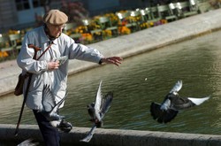 EKG na odległość i teleopieka. Nowatorskie usługi dla starszych ludzi zdobywają polski rynek