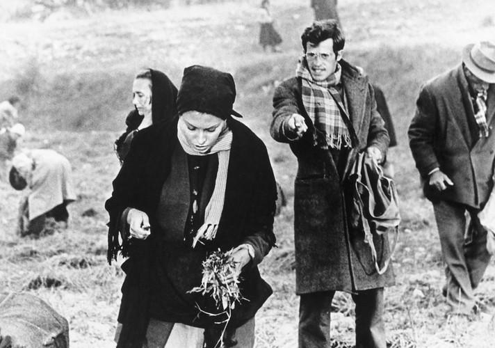 Sophia Loren i Jean-Paul Belmondo w filmie 'Matka i córka'