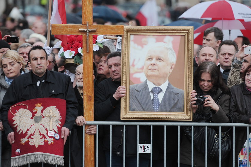 PiS organizuje własne uroczystości rocznicowe katastrofy w Smoleńsku