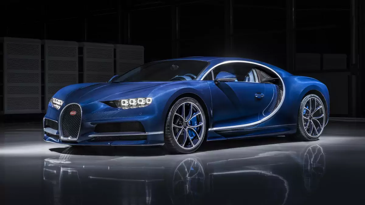 Bugatti Chiron w malowaniu Blue Royal Carbon