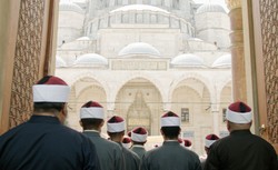 Infiltracja Bractwa Muzułmańskiego. Kulisy "islamskiego Watykanu" [#DobryCynk]