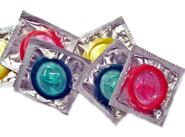 Protest PiS. Automaty z prezerwatywami mają zniknąć!
