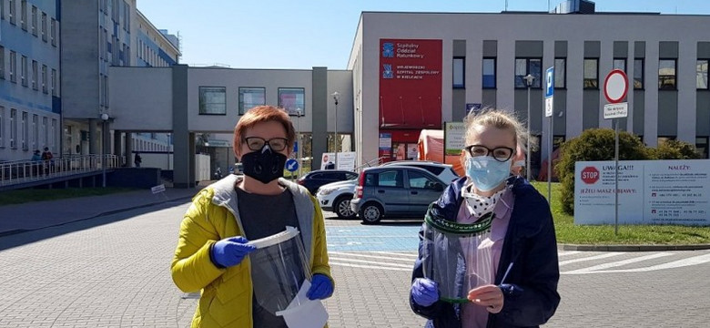 Świętokrzyscy działacze KOD robią przyłbice i rozdają je szpitalom