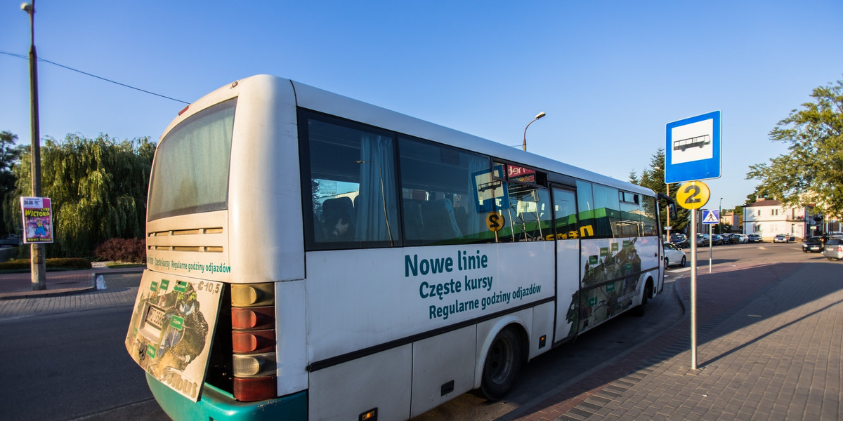 Resort infrastruktury zapowiada uruchomienie 1400 nowych połączeń autobusowych od 1 września.