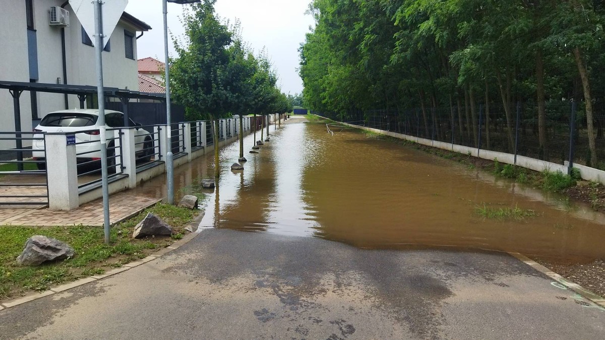 Ön szerint mennyi a valószínűsége, hogy két hét alatt ugyanabba a házba csapjon bele a villám? – 6 dolog, amiket talán nem tudott a viharkárokkal kapcsolatban