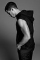 Nick Jonas magához nyúl a Flaunt magazinban