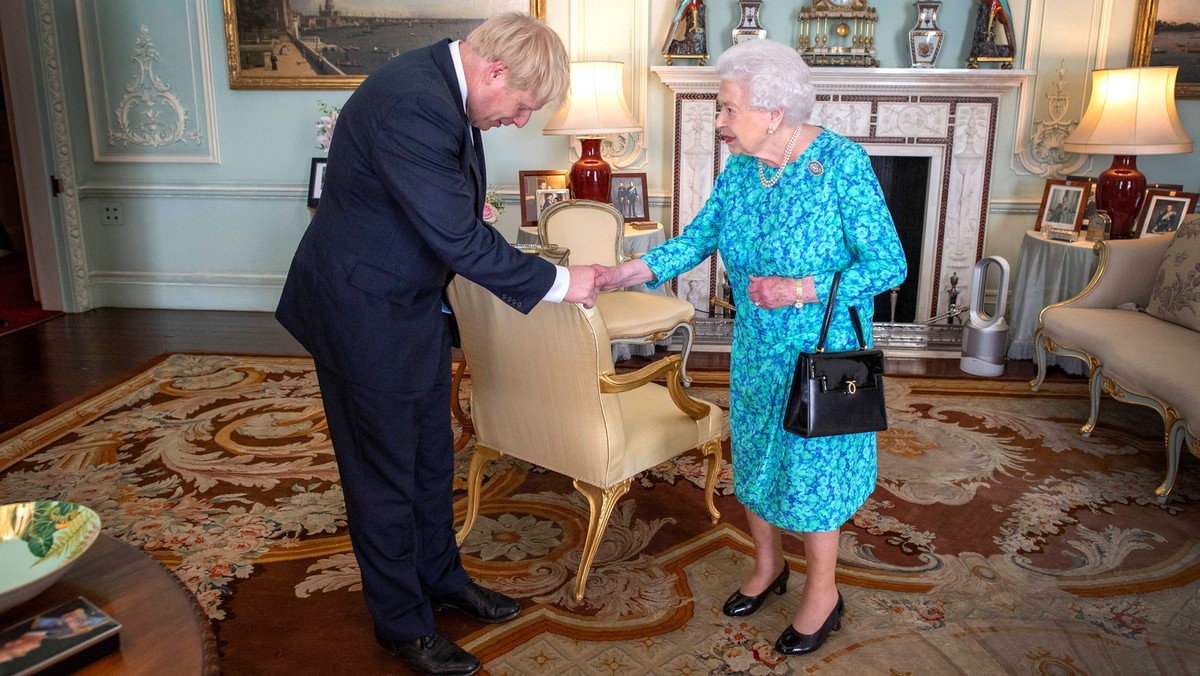 Boris Johnson premierem Wielkiej Brytanii. Gafa po spotkaniu z Elżbietą II