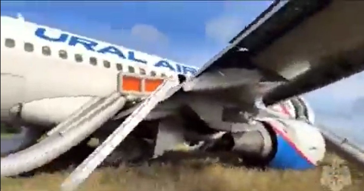 Rosyjski Airbus A320 po awaryjnym lądowaniu