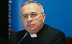 Ks. Kloch nie zgadza się, że 'Kler' szkodzi Kościołowi. 'Jeżeli któryś z duchownych zobaczy na ekranie siebie, to dobrze'