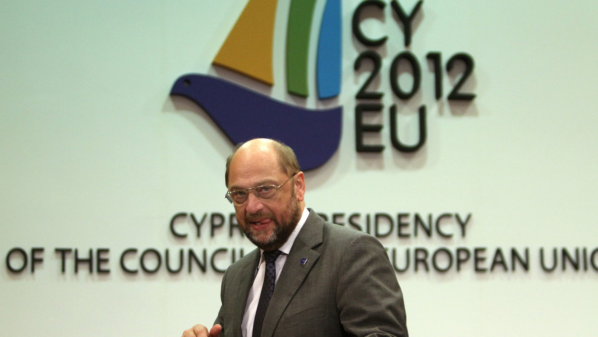Szef Parlamentu Europejskiego Martin Schulz potwierdził, że były prezydent RP Aleksander Kwaśniewski i były przewodniczący PE Pat Cox będą monitorowali w imieniu europarlamentu postępowania sądowe dotyczące byłej premier Ukrainy Julii Tymoszenko.