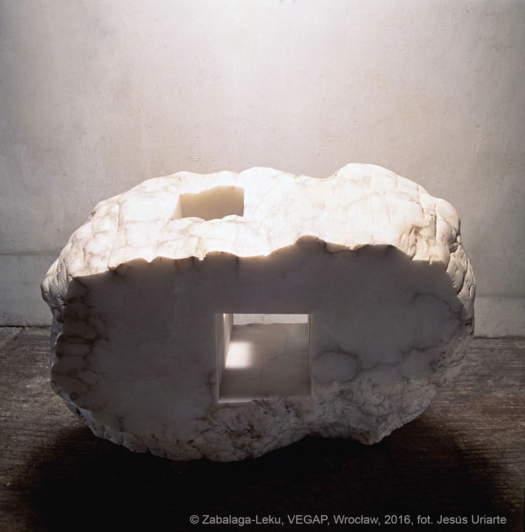 Eduardo Chillida, Elogio de la luz XX (Eulogy to the light XX), 1990, foto: Jesus Uriarte