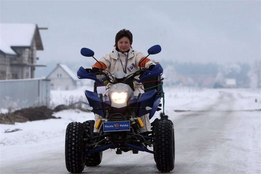 Listonoszka na quadzie!