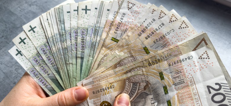 MSWiA przegrywa z emerytami. 1 mld 460 mln zł odszkodowań