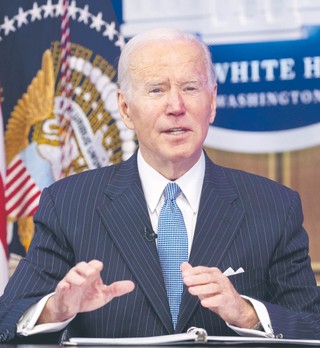 Podniesienie limitu długu publicznego i wsparcie dla Ukrainy. Ostatni dzwonek dla Bidena