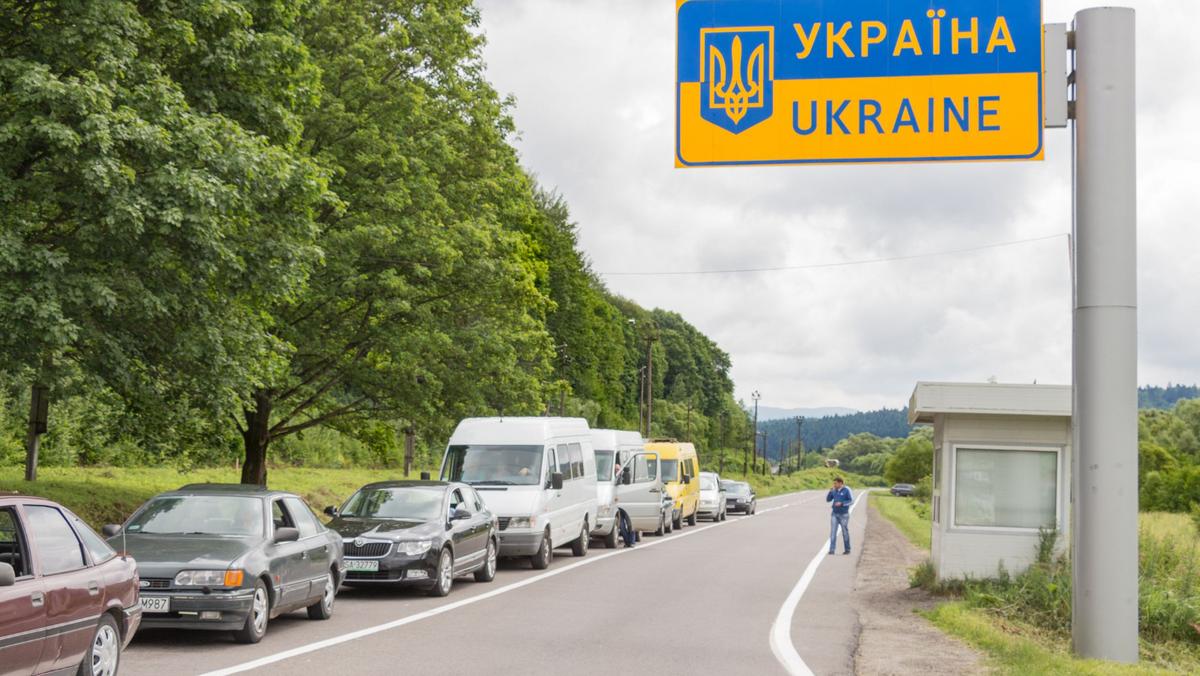 Ukraina: Kierowcy Samochodów Na Zagranicznych Numerach Blokują Granicę Z Polską - Gazetaprawna.pl