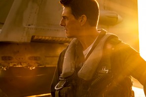 Kadr z filmu „Top Gun: Maverick, na zdjęciu Tom Cruise jako Pete „Maverick Mitchell