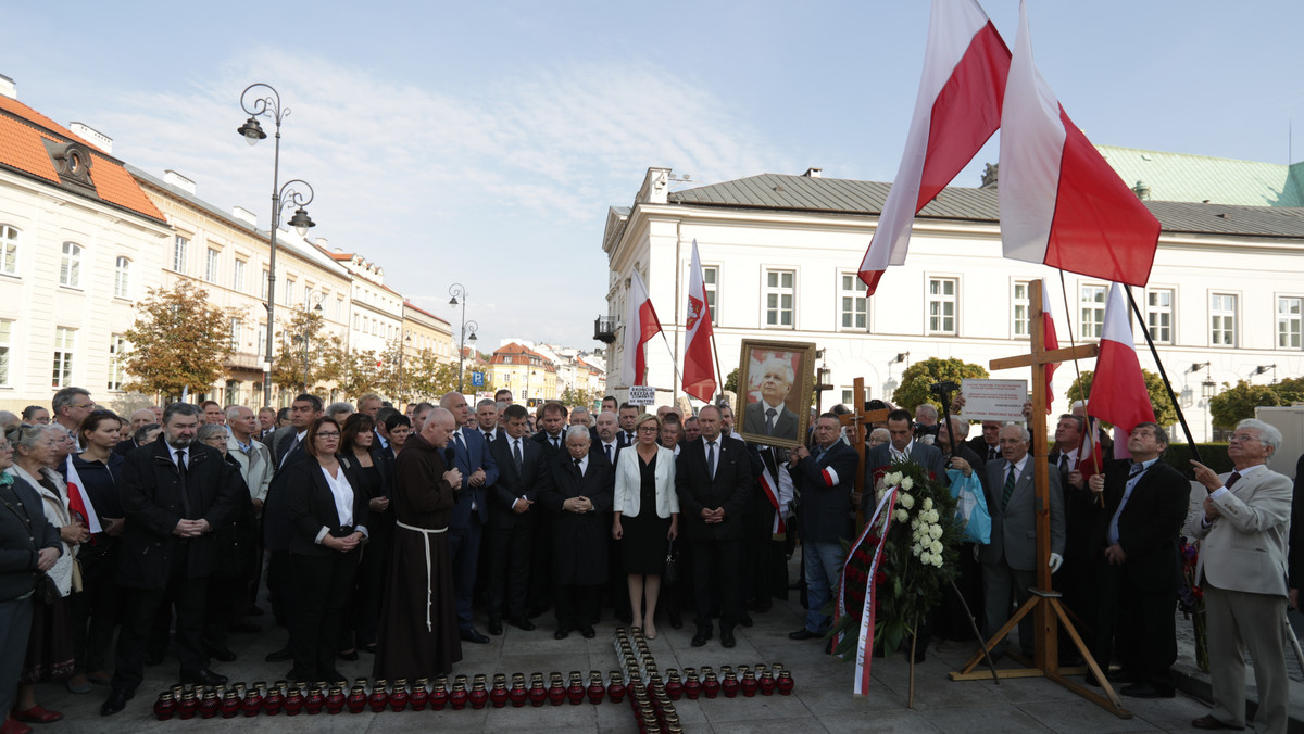 WARSZAWA 89. MIESIĘCZNICA SMOLEŃSKA  (Uczestnicy miesięcznicy)