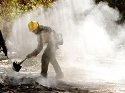 Półtora tysiąca domów spłonęło. Pożar wciąż szaleje