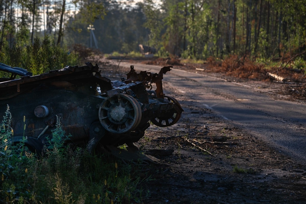 Zniszczony rosyjski sprzęt wojskowy w okolicach miejscowości Swatowe