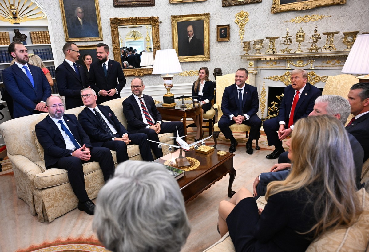 Karol Nawrocki i Donald Trump podczas rozmów w Białym Domu