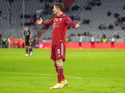 Fotel lidera stawką "Der Klassiker". Pojedynek Lewandowskiego z Haalandem