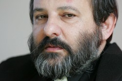 Ksiądz Isakowicz-Zaleski poważnie ranny. Miał wypadek samochodowy