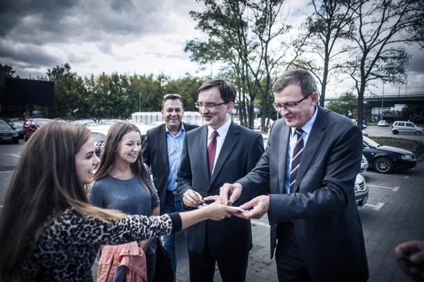 Liderzy Solidarnej Polski twierdzą, że znaleźli sposób na przekroczenie progu w wyborach do europarlamentu. Wystawią trzech, a może nawet czterech Ziobrów