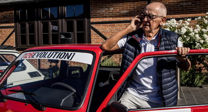 94-letni kierowca za kierownicą "malucha" Jedzie na Monte Cassino!