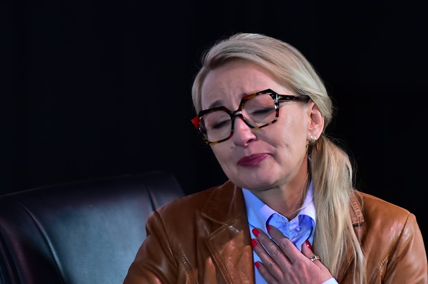 Iwona Kinda-Wieczorek popłakała się też podczas rozmowy o zaginięciu córki z dziennikarzami.