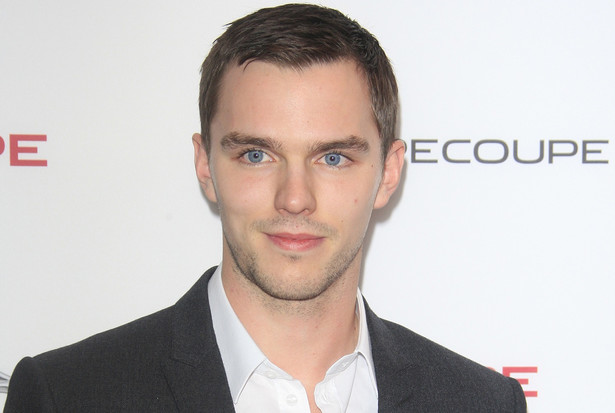 Nicholas Hoult będzie jak buszujący w zbożu J.D. Salinger