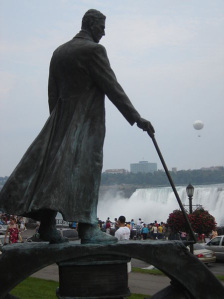 Pomnik Tesli przy wodospadzie Niagara
