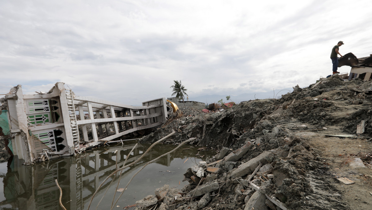 Indonezja: uderzenie tsunami. Ponad 200 ofiar