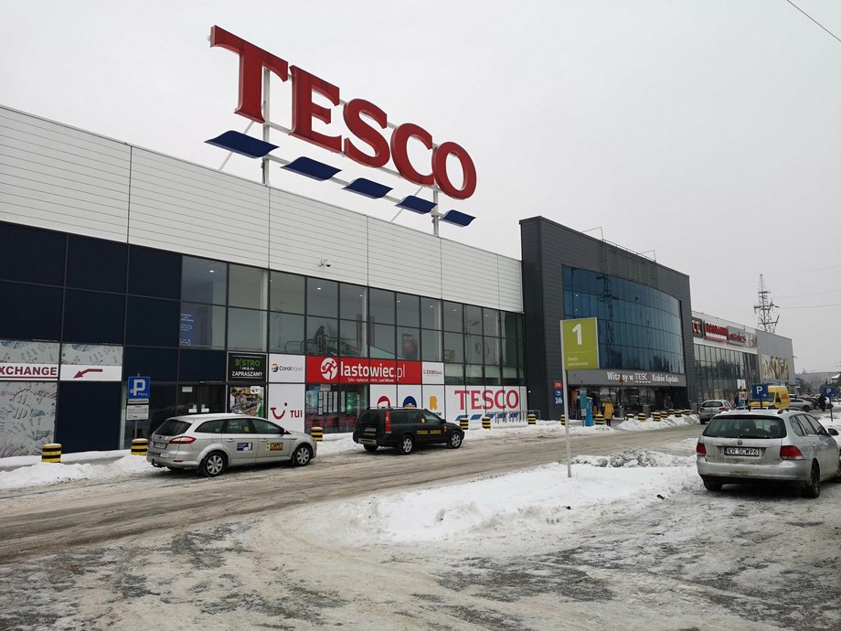 Sklep Tesco w Krakowie przy ul. Kapelanka.