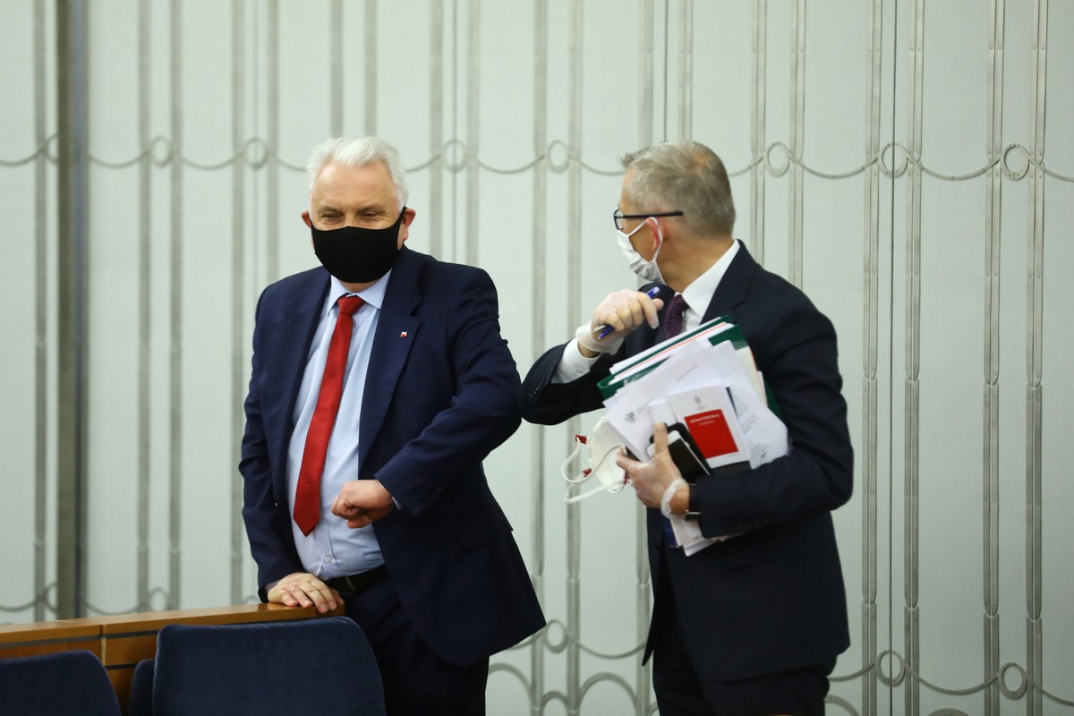 Senator Krzysztof Kwiatkowski i wiceminister zdrowia Waldemar Kraska w Senacie