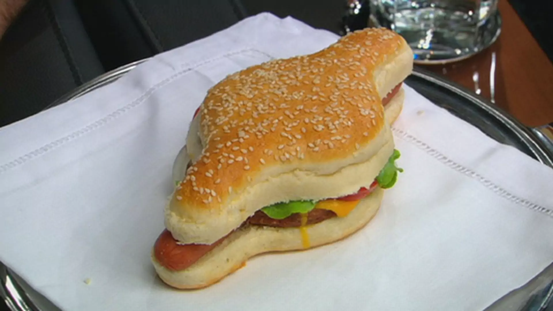 Kochasz fast-food? Oszalejesz na punkcie połączenia hot-dogów z hamburgerami