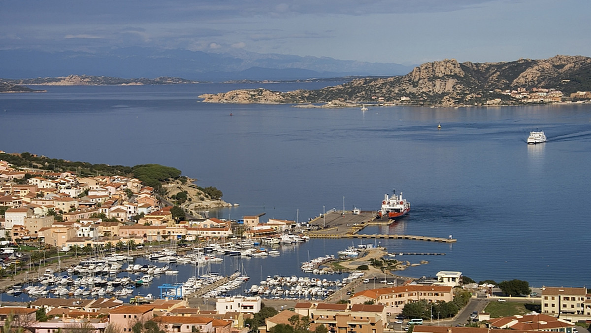 Turystyce na Sardynii grozi tego lata prawdziwy krach z powodu drastycznych podwyżek opłat za rejs promem na tę wyspę - alarmuje tamtejsza branża hotelowa. Wzrost opłat promowych wyniósł od 50 do nawet 130 procent. Armatorzy tłumaczą to wzrostem cen ropy.