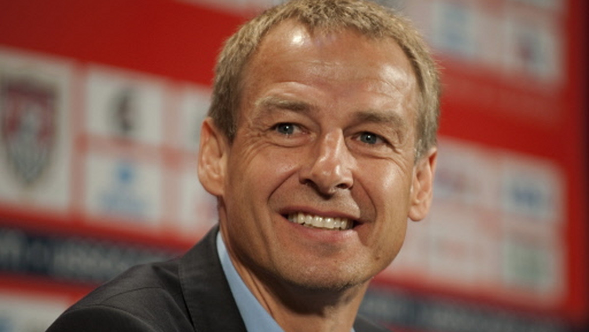 Selekcjoner piłkarskiej reprezentacji USA Niemiec Juergen Klinsmann ma zastąpić Harry'ego Redknappa na stanowisku menedżera Tottenhamu Hotspurs, jeśli ten zostanie szkoleniowcem kadry Anglii - podają media na wyspach.