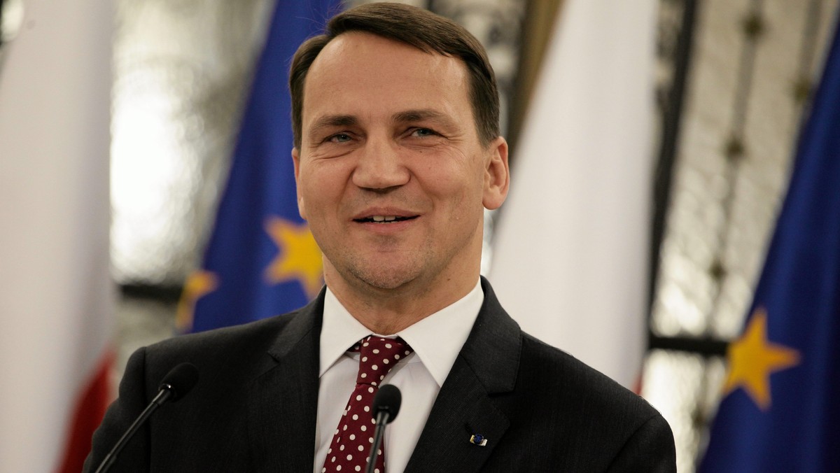 Marszałek Sejmu Radosław Sikorski zapowiedział powołanie specjalnej komisji, która przeprowadzi audyt poselskich wyjazdów. Pracę w Sejmie rozpocznie również pełnomocnik, który będzie kontrolował służbowe podróże posłów. Dodatkowo Sejm uruchomił specjalny adres internetowy, na który obywatele mogą zgłaszać nieprawidłowości w wydatkowaniu publicznych pieniędzy przez posłów.