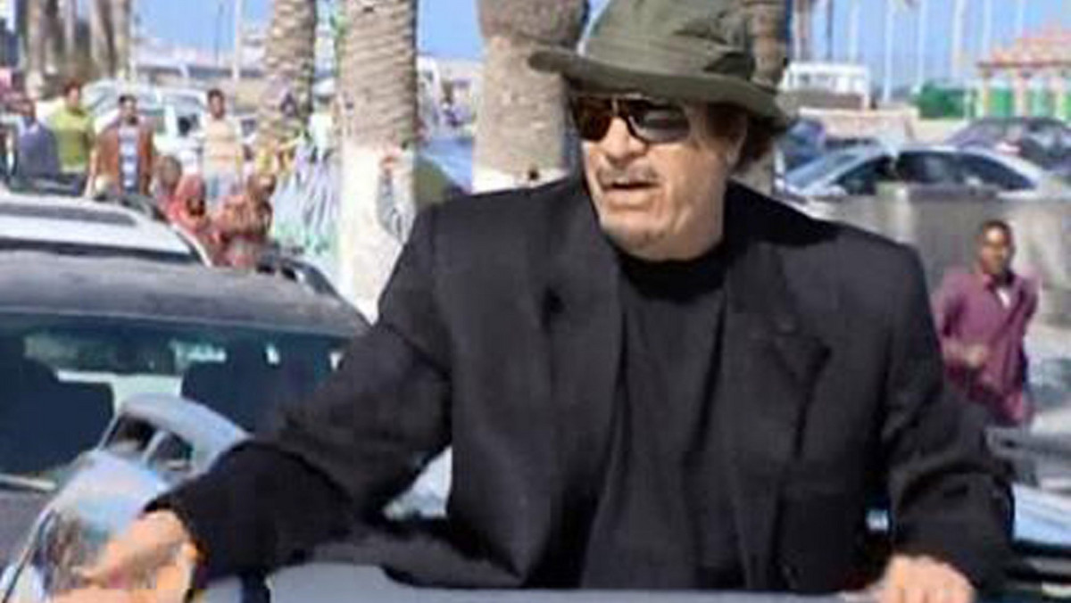 Co stało się z przywódcą Libii Muammarem Kaddafim, który nie pokazuje się publicznie od 9 dni? - Czy żyje? Czy został zabity albo ciężko ranny w bombardowaniu NATO? - zastanawia się w dzisiejszym komentarzu publicysta włoskiego dziennika "La Stampa".