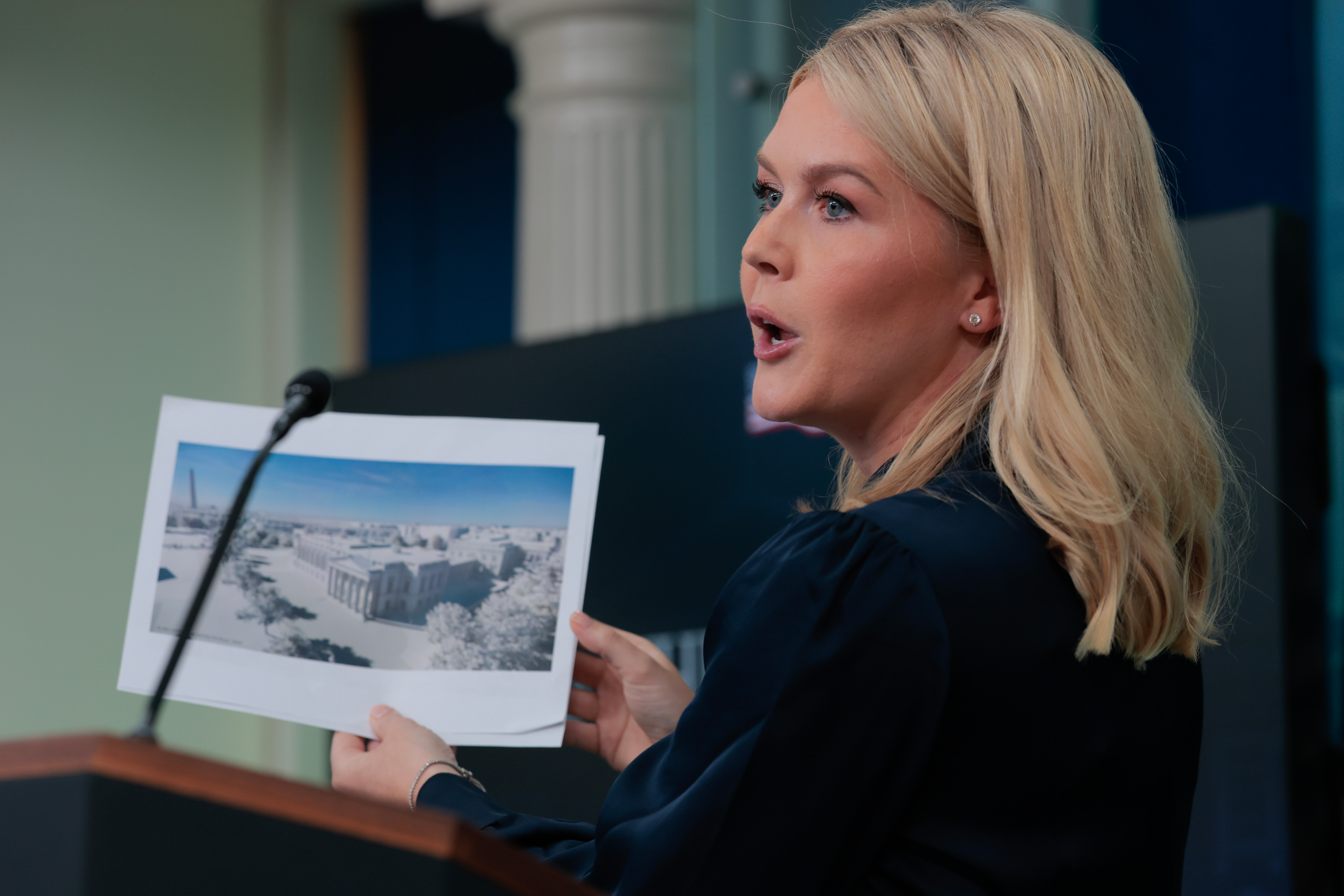 Trump annuncia sala da ballo Casa Bianca: progetto storico