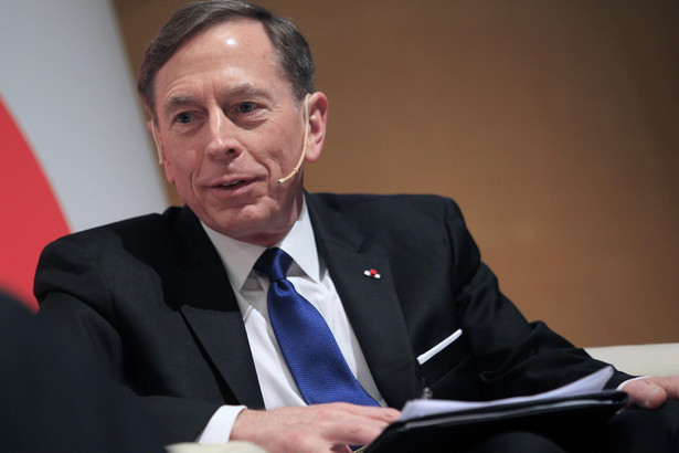 Były szef CIA David Petraeus