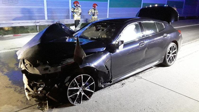 Rozbite BMW biorące udział w tragicznym wypadku na A1