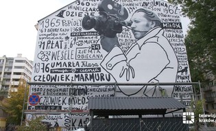 Nowy mural poświęcony Andrzejowi Wajdzie. Kraków świętuje Rok Reżysera
