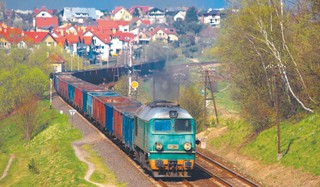 Kosztowny eksperyment na torach. UE stawia warunki