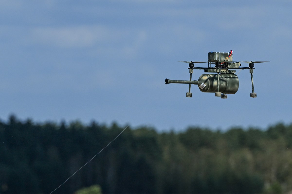 Śmiertelna pajęczyna dronów. Ukraiński żołnierz: nigdy nie wiesz czy to nie część pułapki